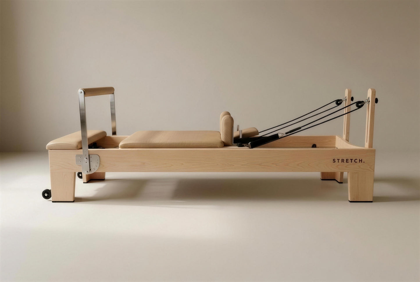 STRETCH S1 Maple Edition in Beige leather on a solid maple frame